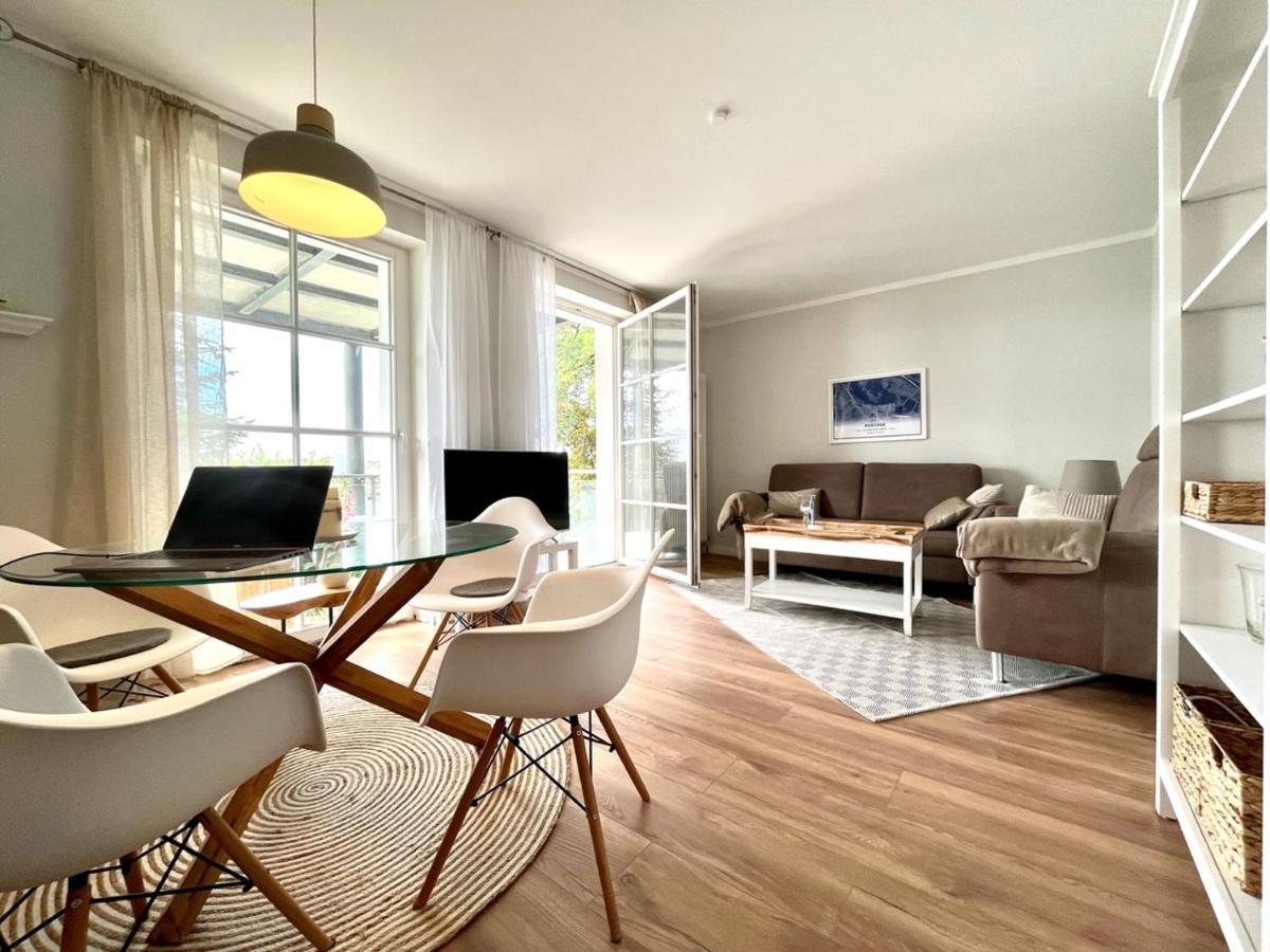 Traumwohnung Mit Stadthafen-Panorama! Zwei Schlafzimmer, Parkplatz Rostock Exterior foto